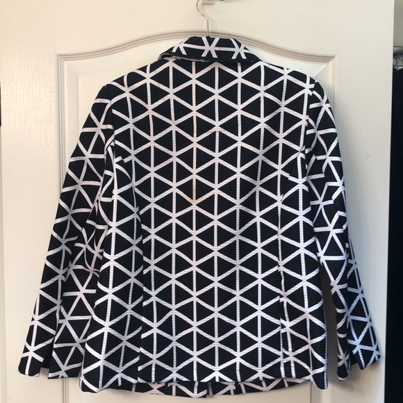 Classy Mid-weight Jacket - Picture 3 of 5